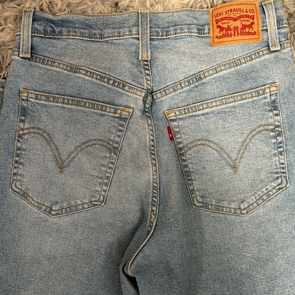 Levi’s Ribcage Straight Ankle Jeans - Picture 4 of 4